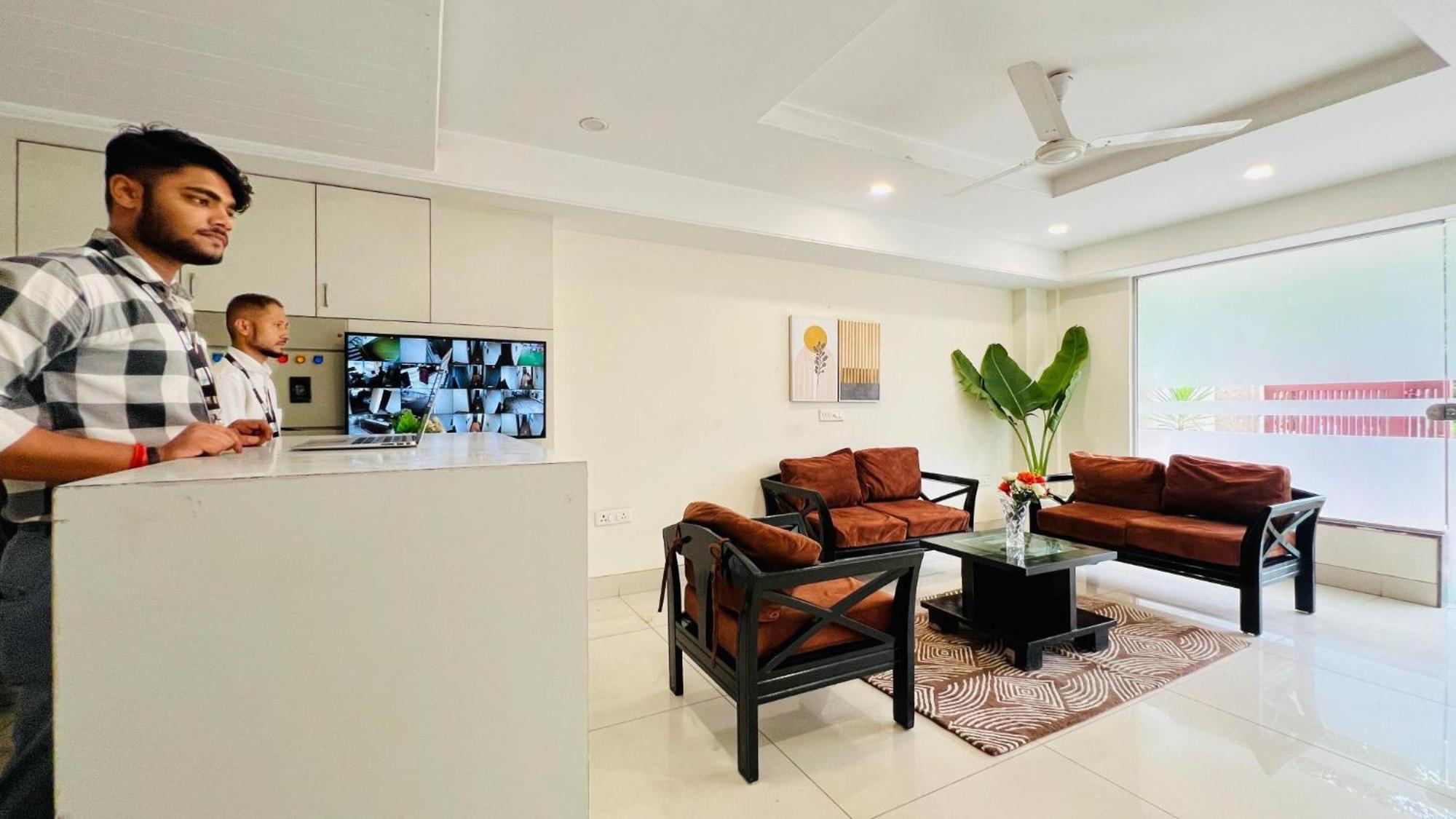 Bluo Studio1 Golf Course Road, Gym, Balcony Garden Gurgaon Exterior photo