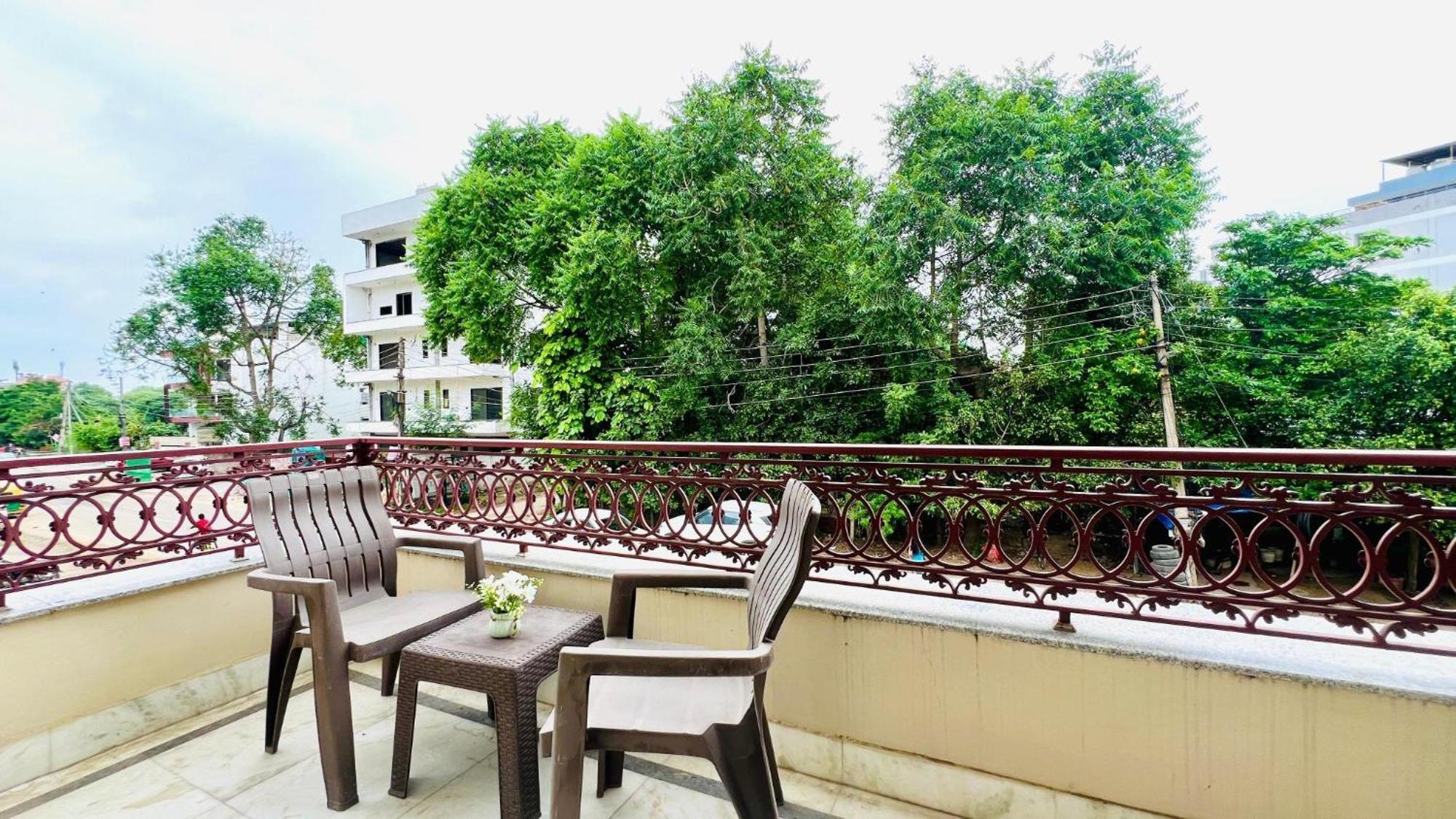 Bluo Studio1 Golf Course Road, Gym, Balcony Garden Gurgaon Exterior photo
